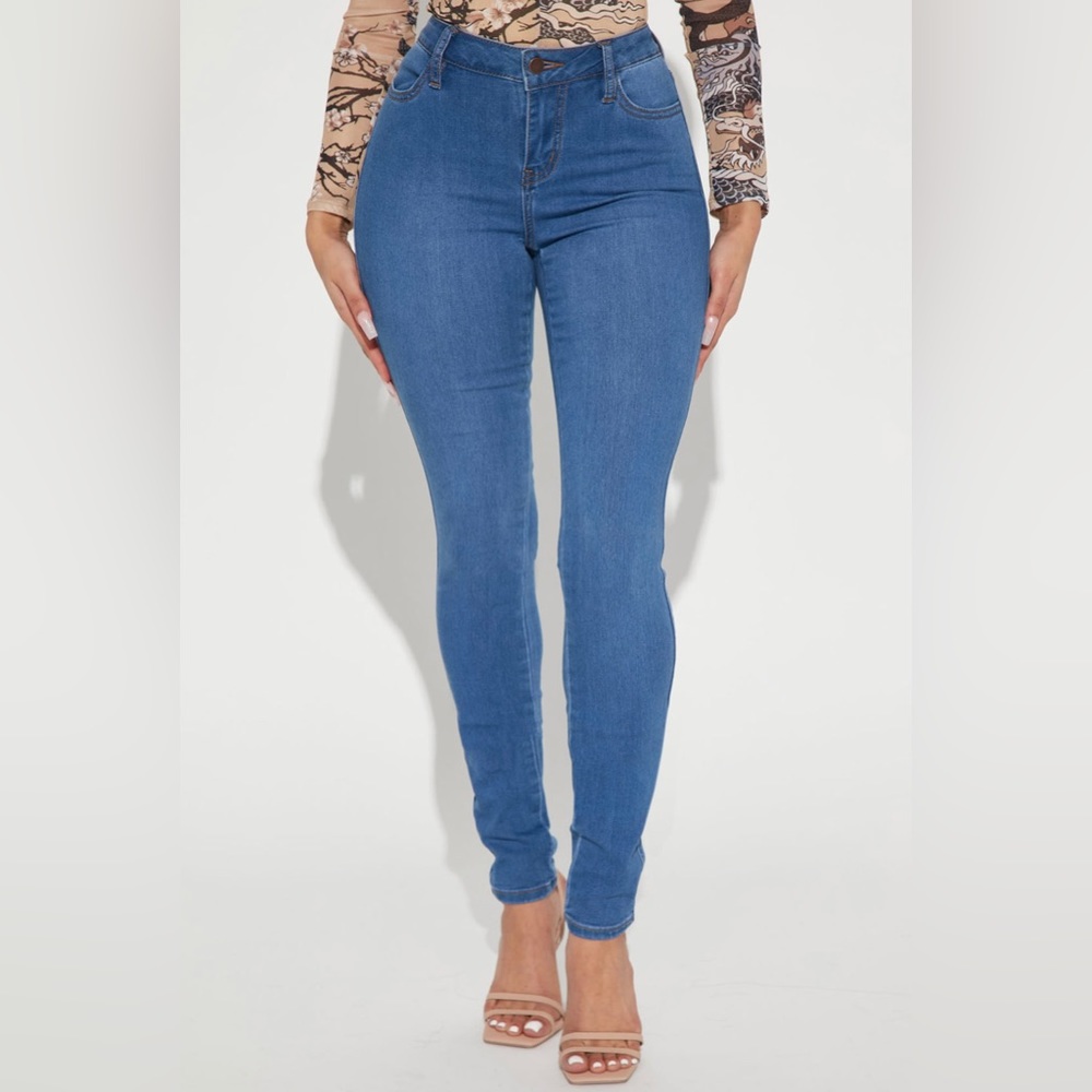Fashion nova classic mid rise skinny jeans